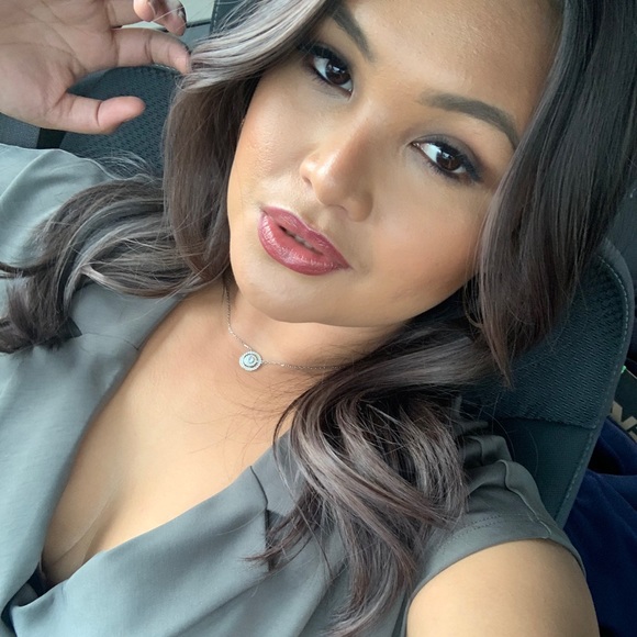 Meet your Posher, Julianne - Picture 3 of 3